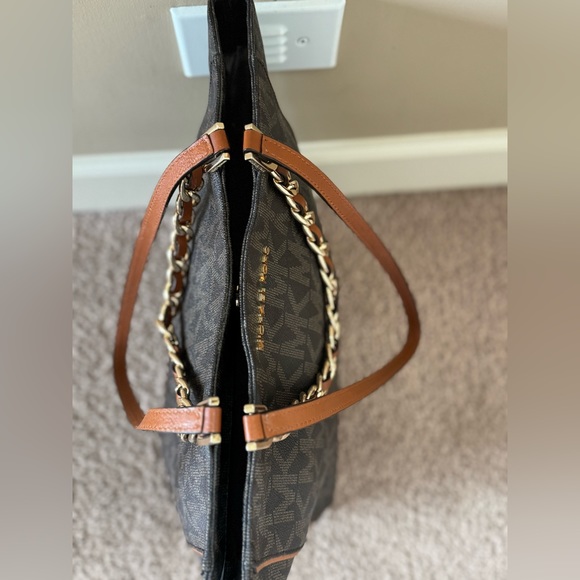 New Michael Kors Signature Monogram Harper Tote - Picture 5 of 9